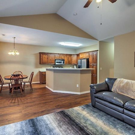 Branson Home With Deck Walk To The Strip And Creek! Ngoại thất bức ảnh