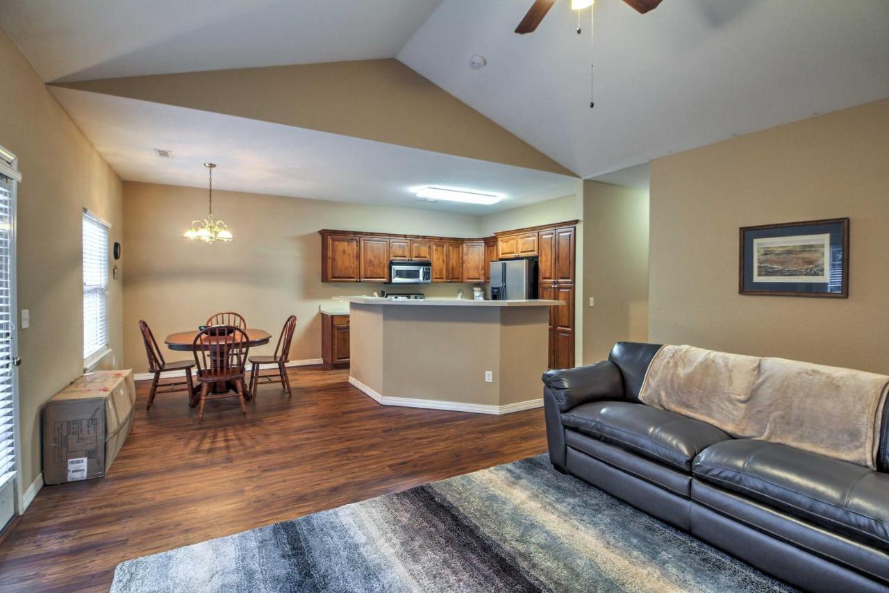 Branson Home With Deck Walk To The Strip And Creek! Ngoại thất bức ảnh