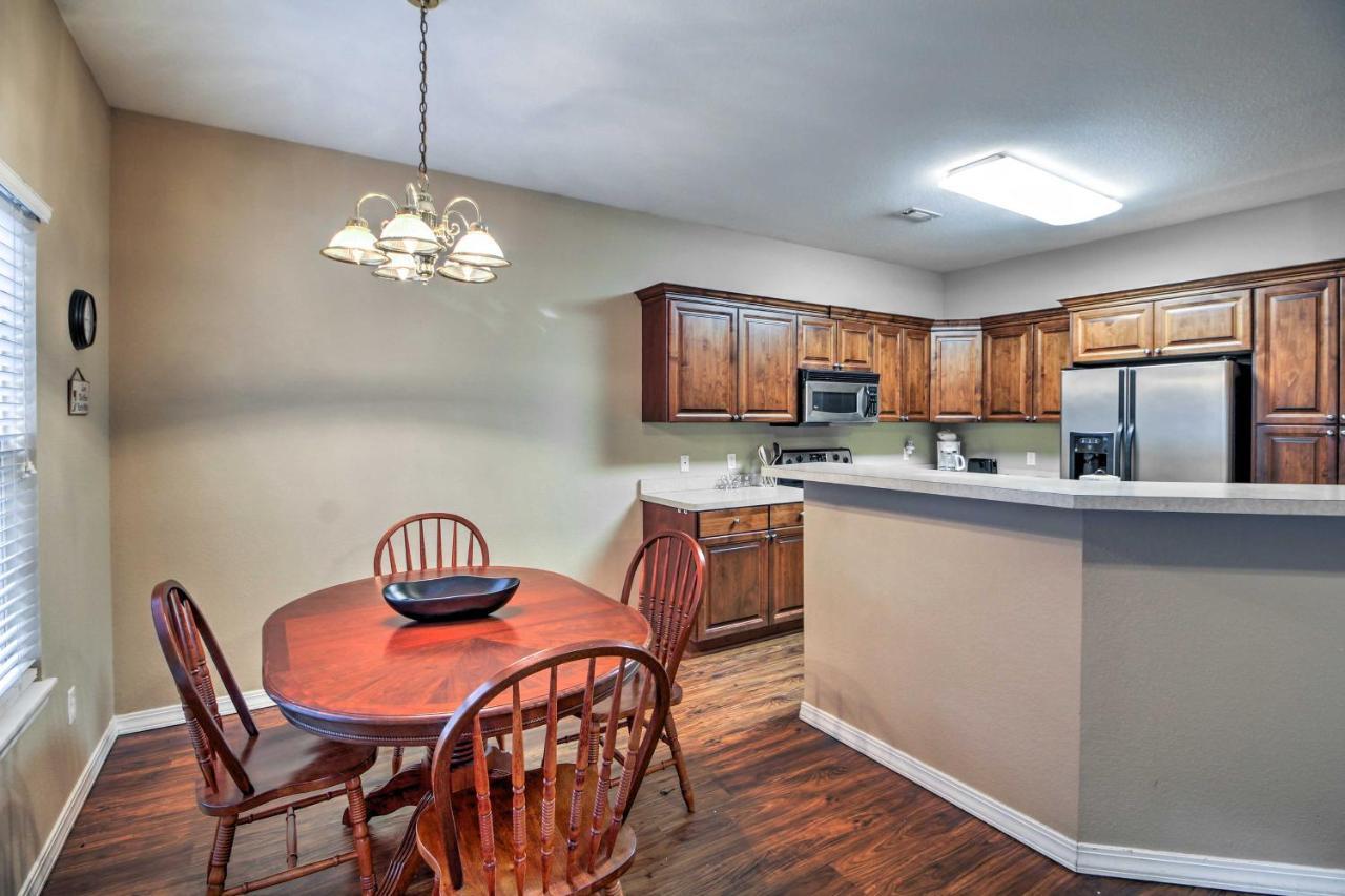 Branson Home With Deck Walk To The Strip And Creek! Ngoại thất bức ảnh