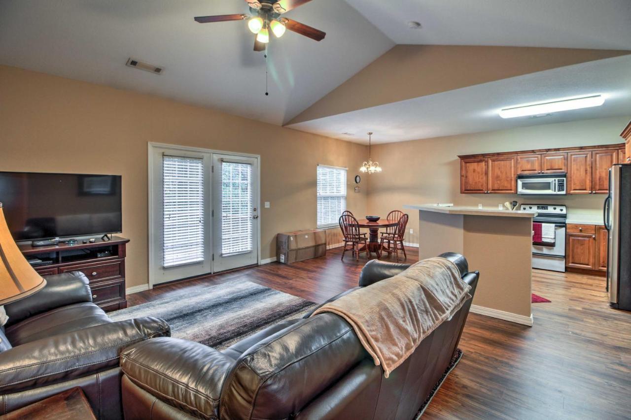 Branson Home With Deck Walk To The Strip And Creek! Ngoại thất bức ảnh